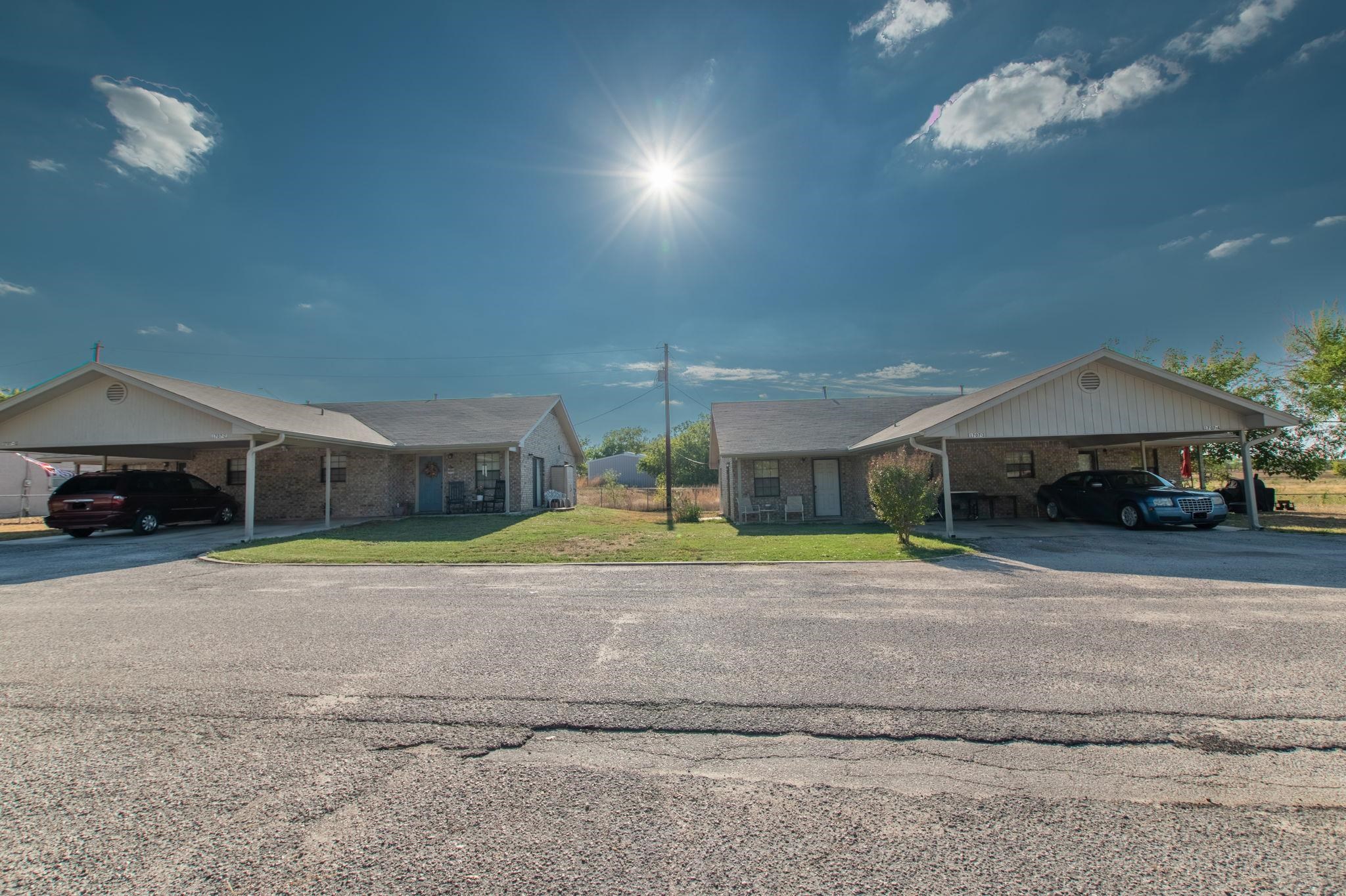 1707 E 4th Street Lampasas TX 76550