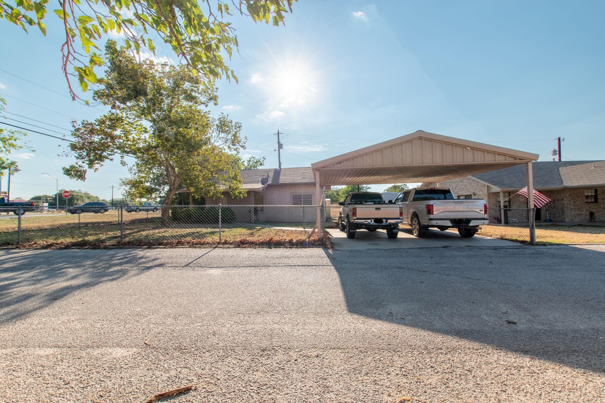 1707 E 4th Street Lampasas TX 76550
