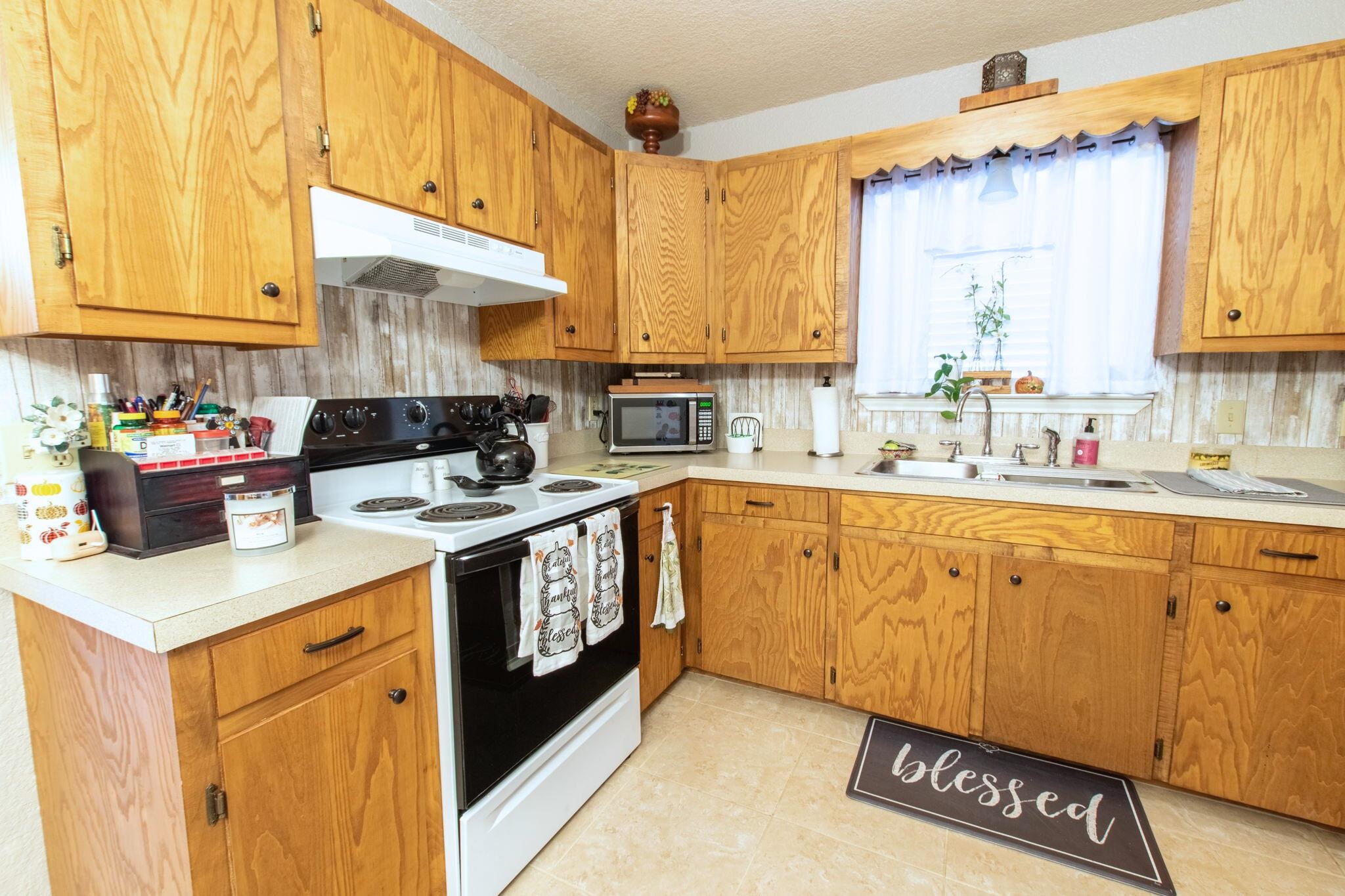 1707 E 4th Street Lampasas TX 76550