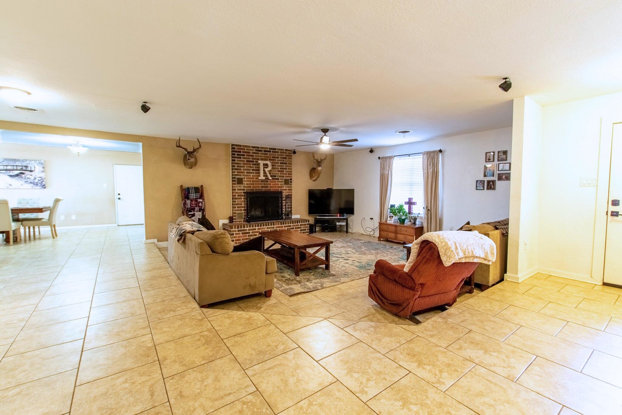 1707 E 4th Street Lampasas TX 76550