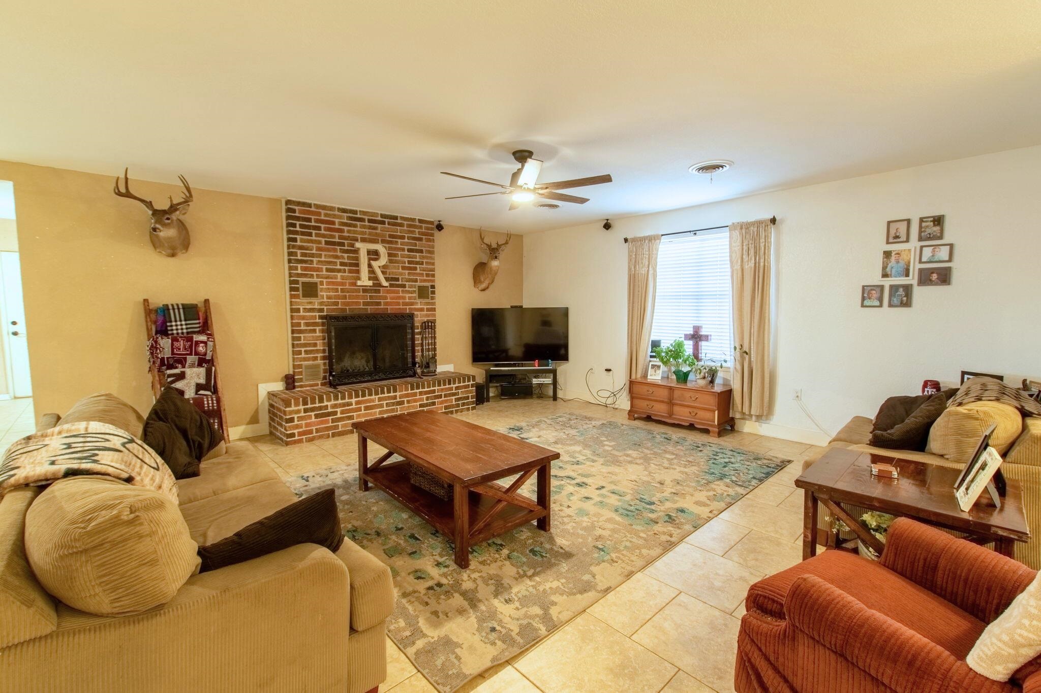 1707 E 4th Street Lampasas TX 76550