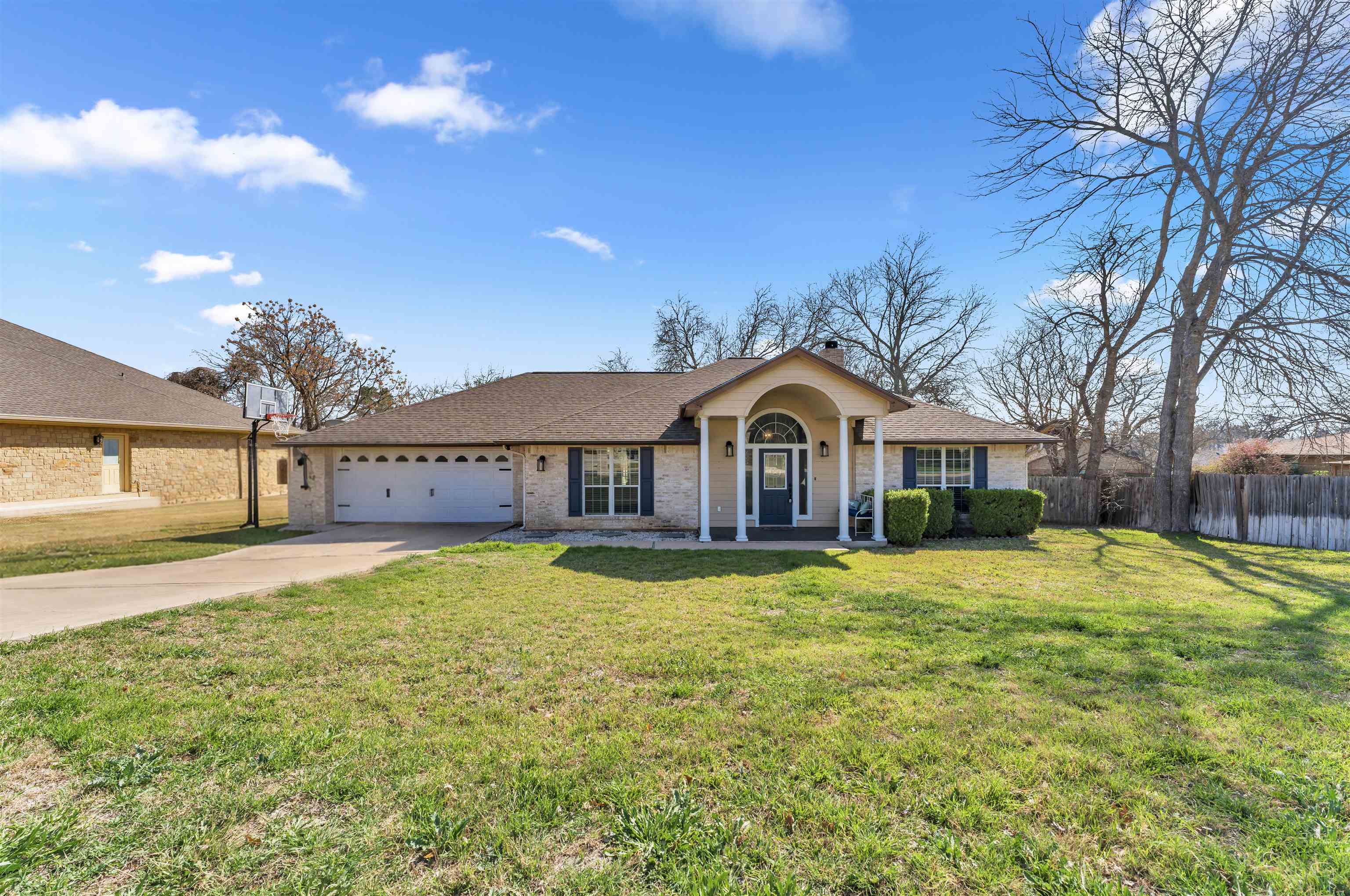 185 Broadmoor Street Meadowlakes TX 78654