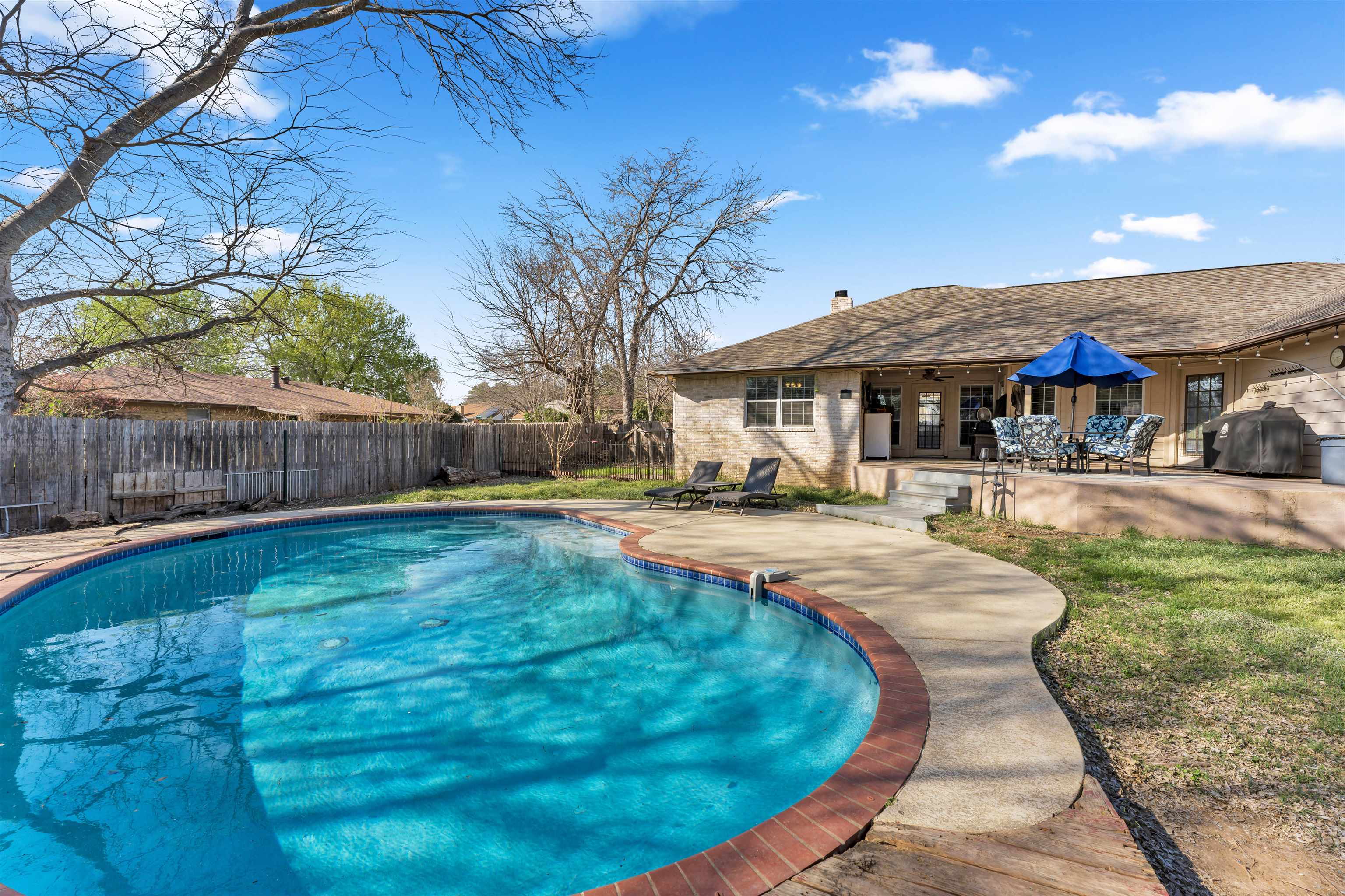 185 Broadmoor Street Meadowlakes TX 78654