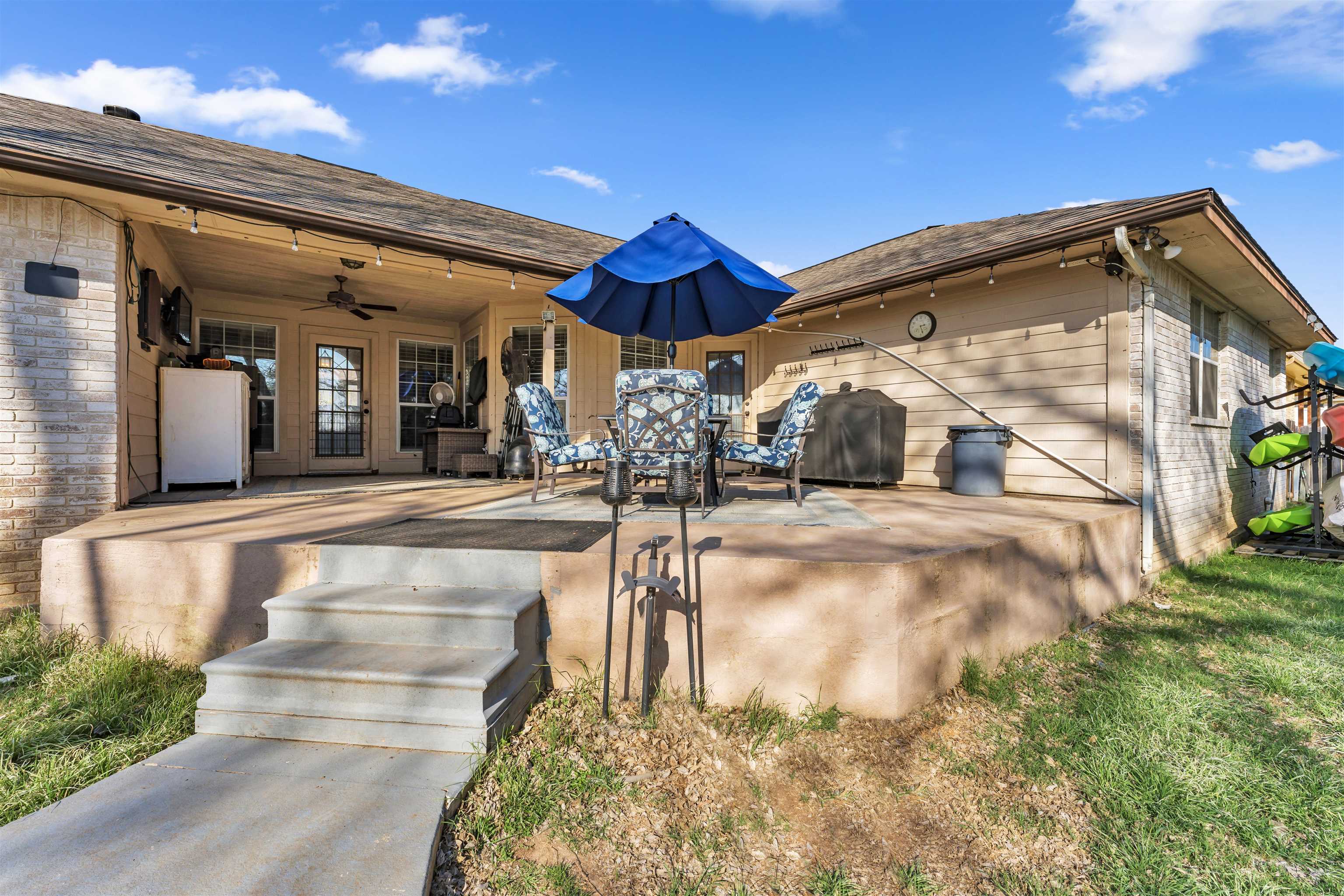 185 Broadmoor Street Meadowlakes TX 78654