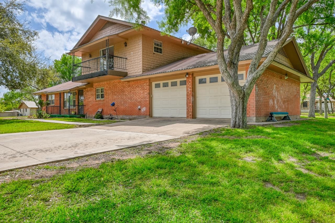 141 Reven Acres Drive Kingsland TX 78639