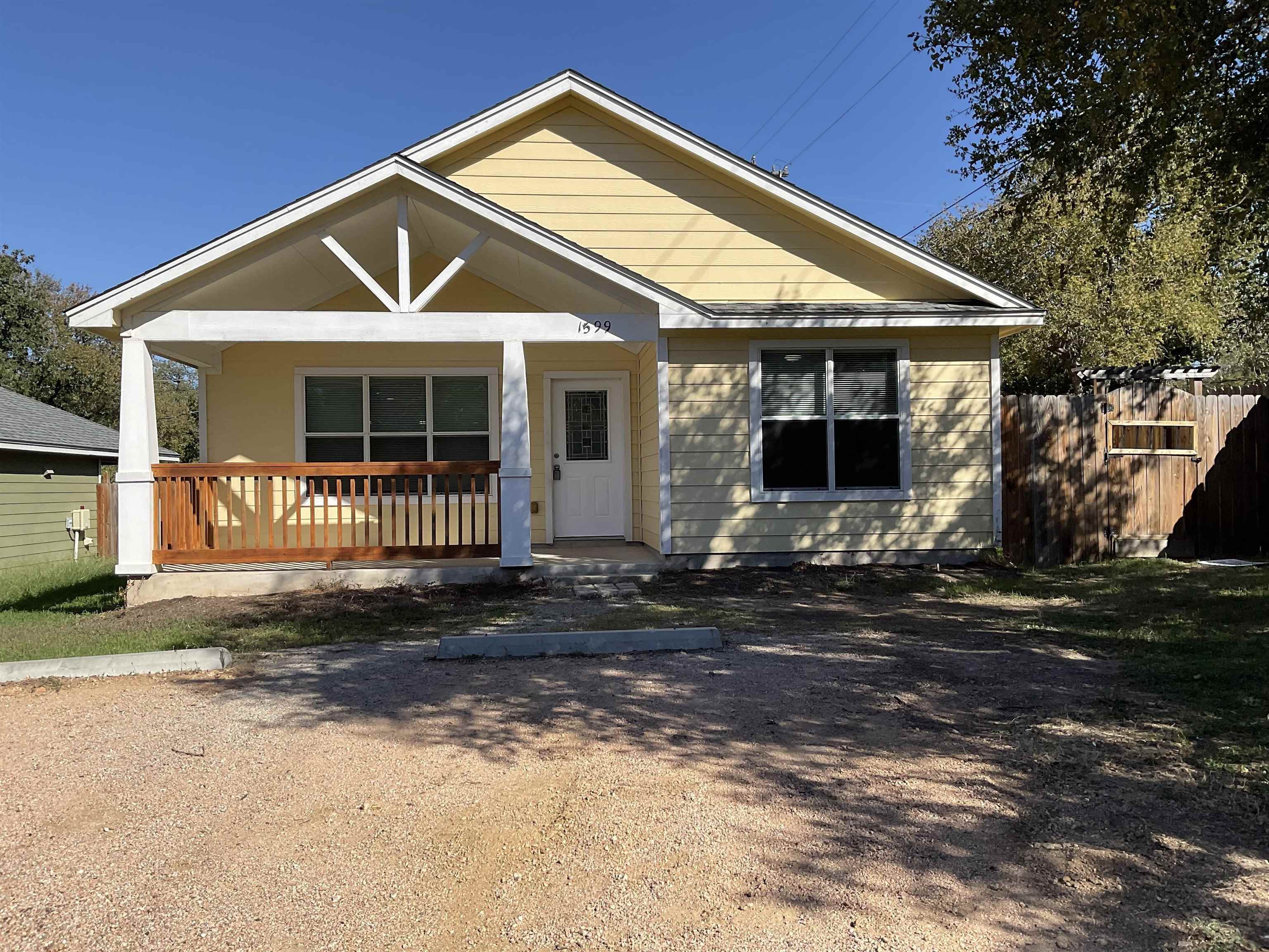 1599 Navajo Trail Kingsland TX 78639