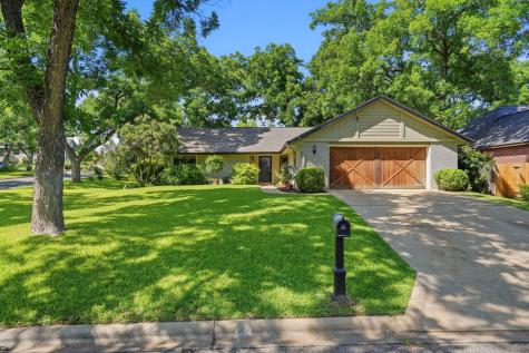 352 San Saba Meadowlakes TX 78654