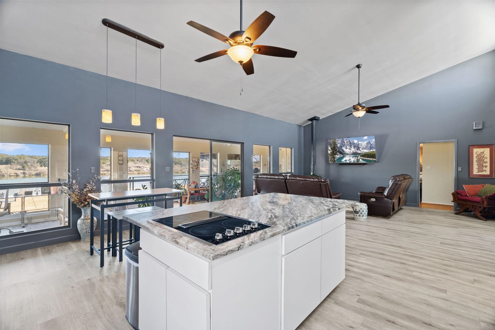 3721 Lakeview Drive Cottonwood Shores TX 78657