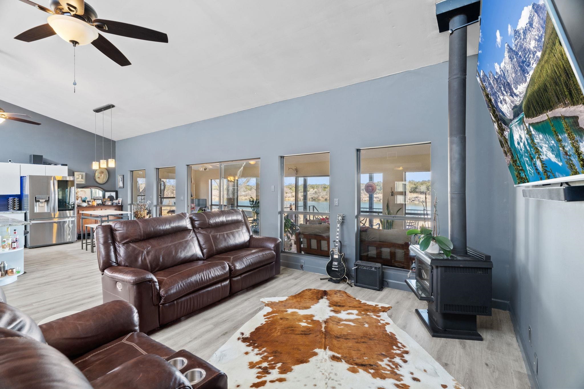 3721 Lakeview Drive Cottonwood Shores TX 78657