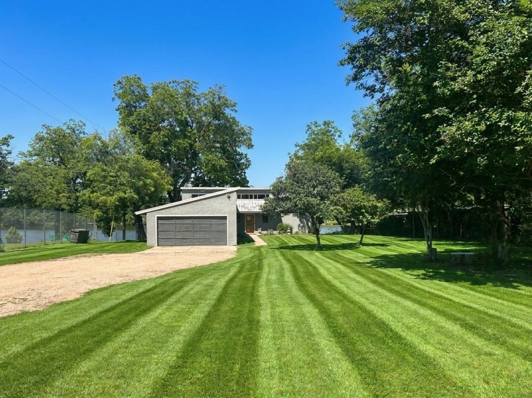 3721 Lakeview Drive Cottonwood Shores TX 78657