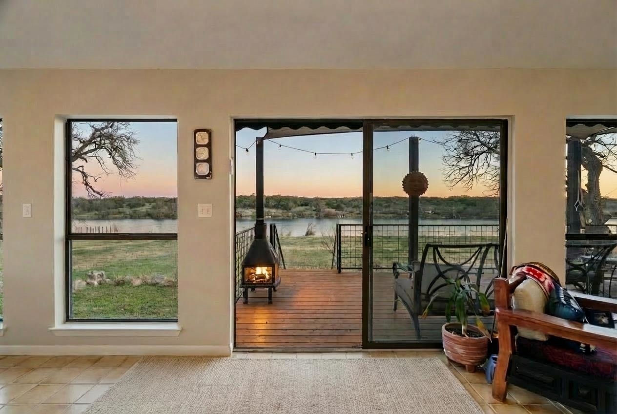 3721 Lakeview Drive Cottonwood Shores TX 78657