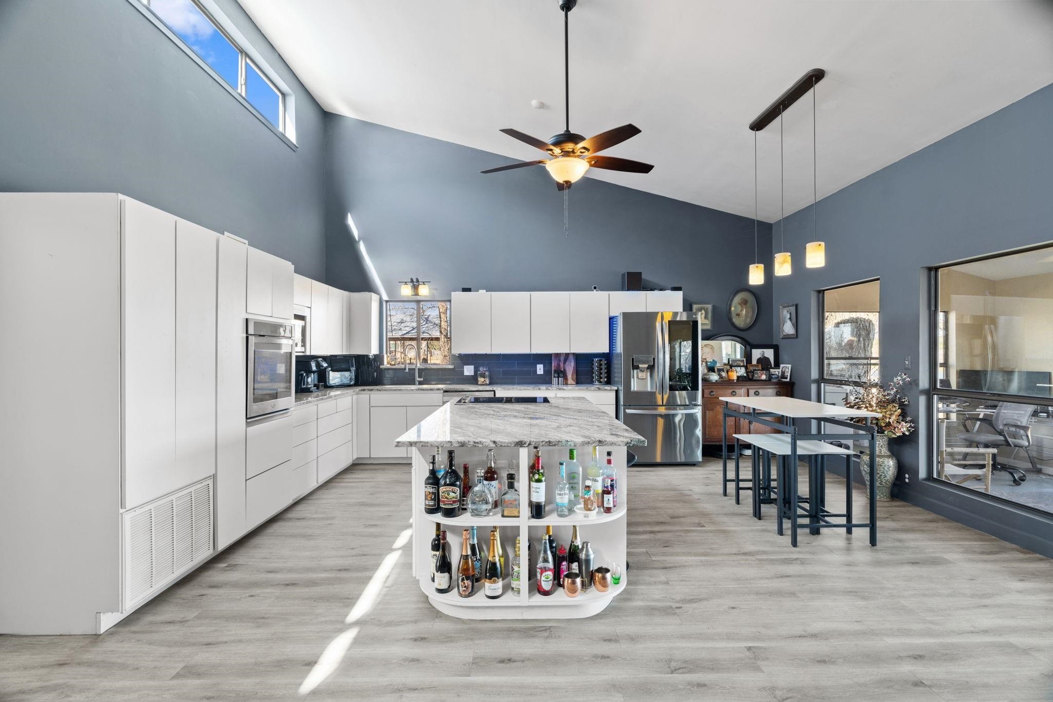 3721 Lakeview Drive Cottonwood Shores TX 78657
