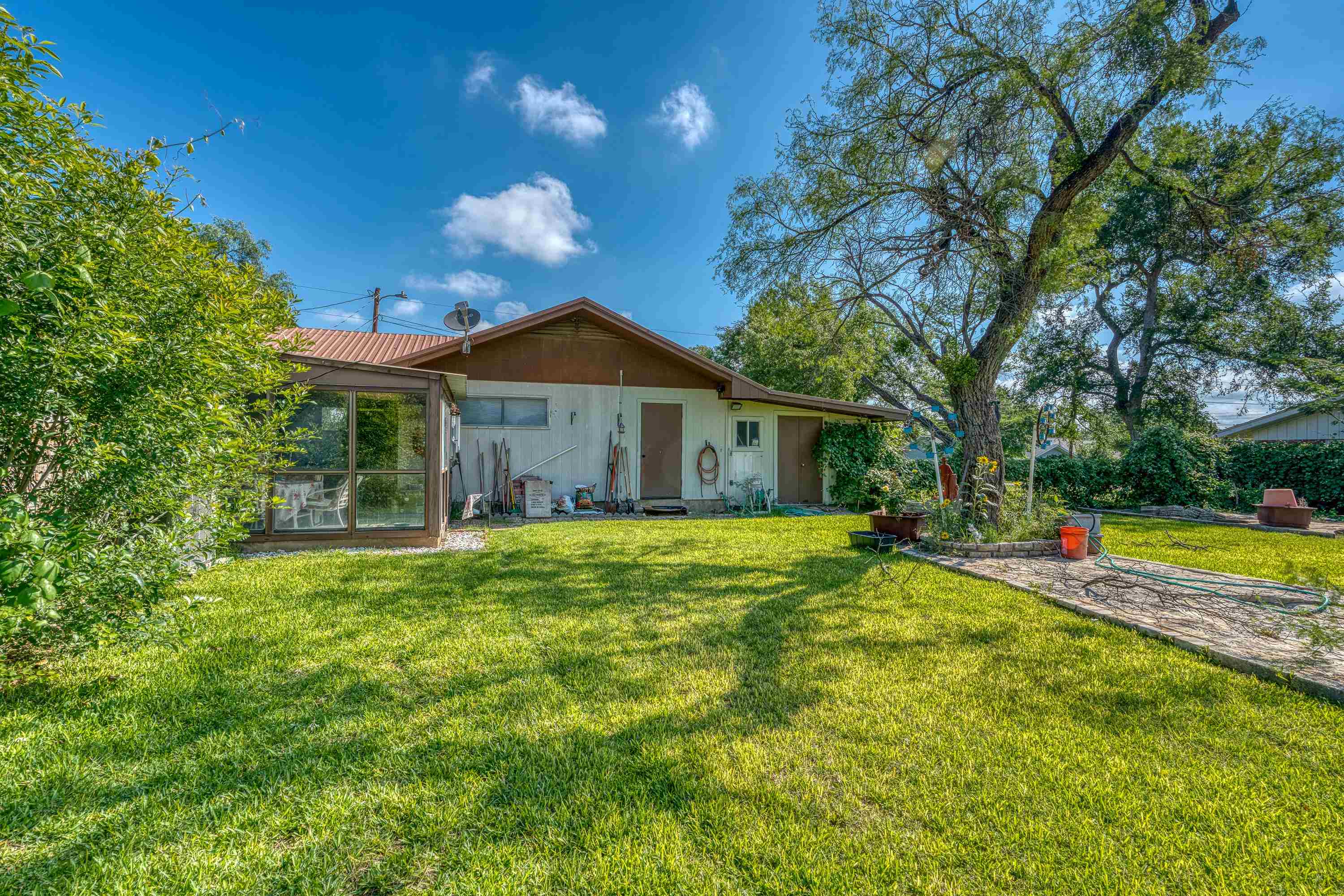 300 Redbird Street Highland Haven TX 78654