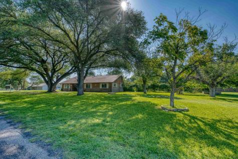 300 Redbird Street Highland Haven TX 78654