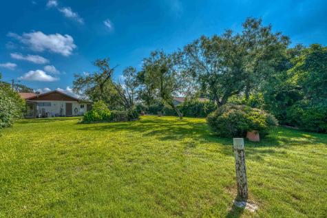 300 Redbird Street Highland Haven TX 78654