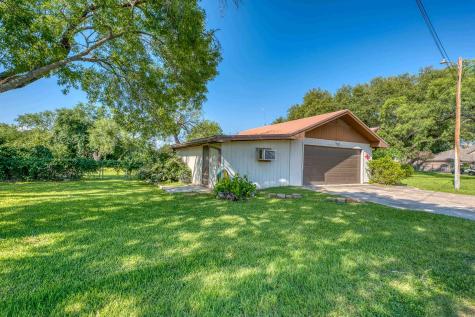300 Redbird Street Highland Haven TX 78654