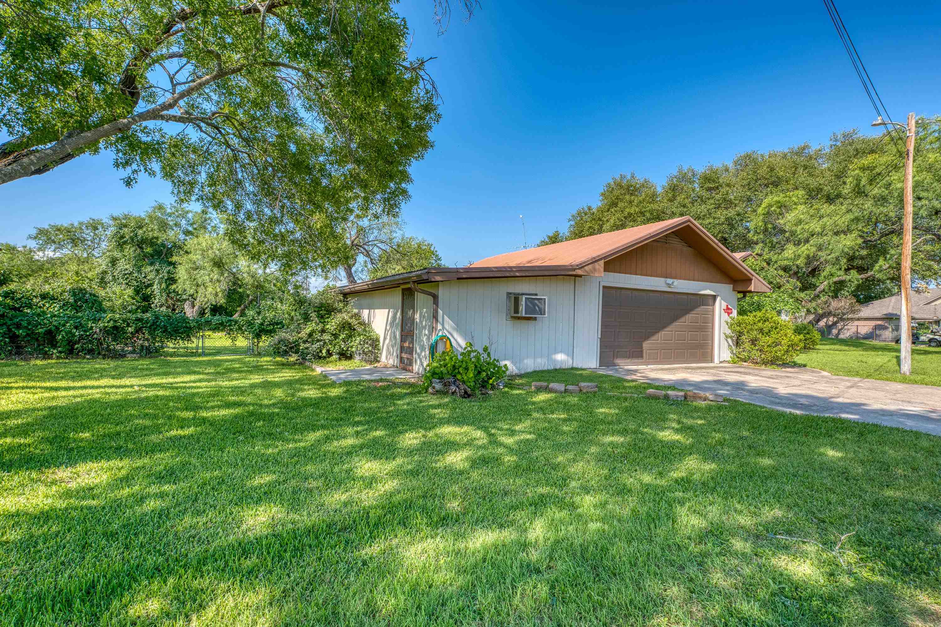 300 Redbird Street Highland Haven TX 78654