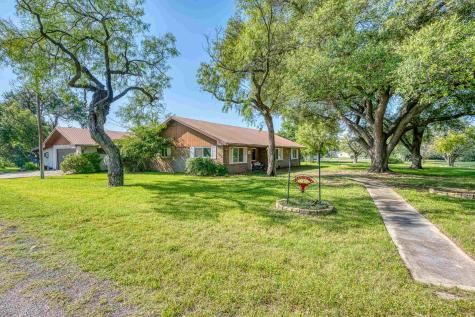 300 Redbird Street Highland Haven TX 78654