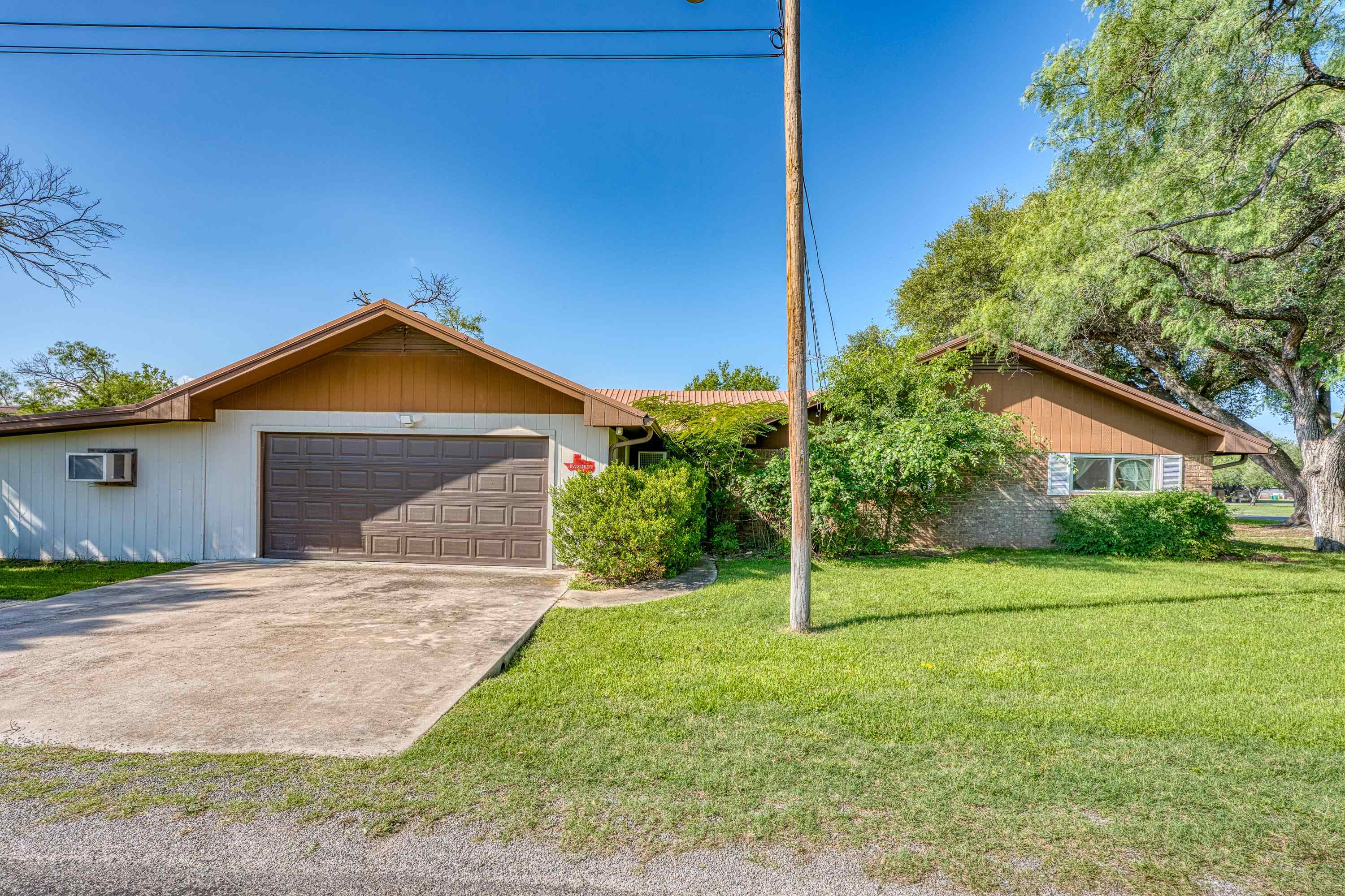 300 Redbird Street Highland Haven TX 78654