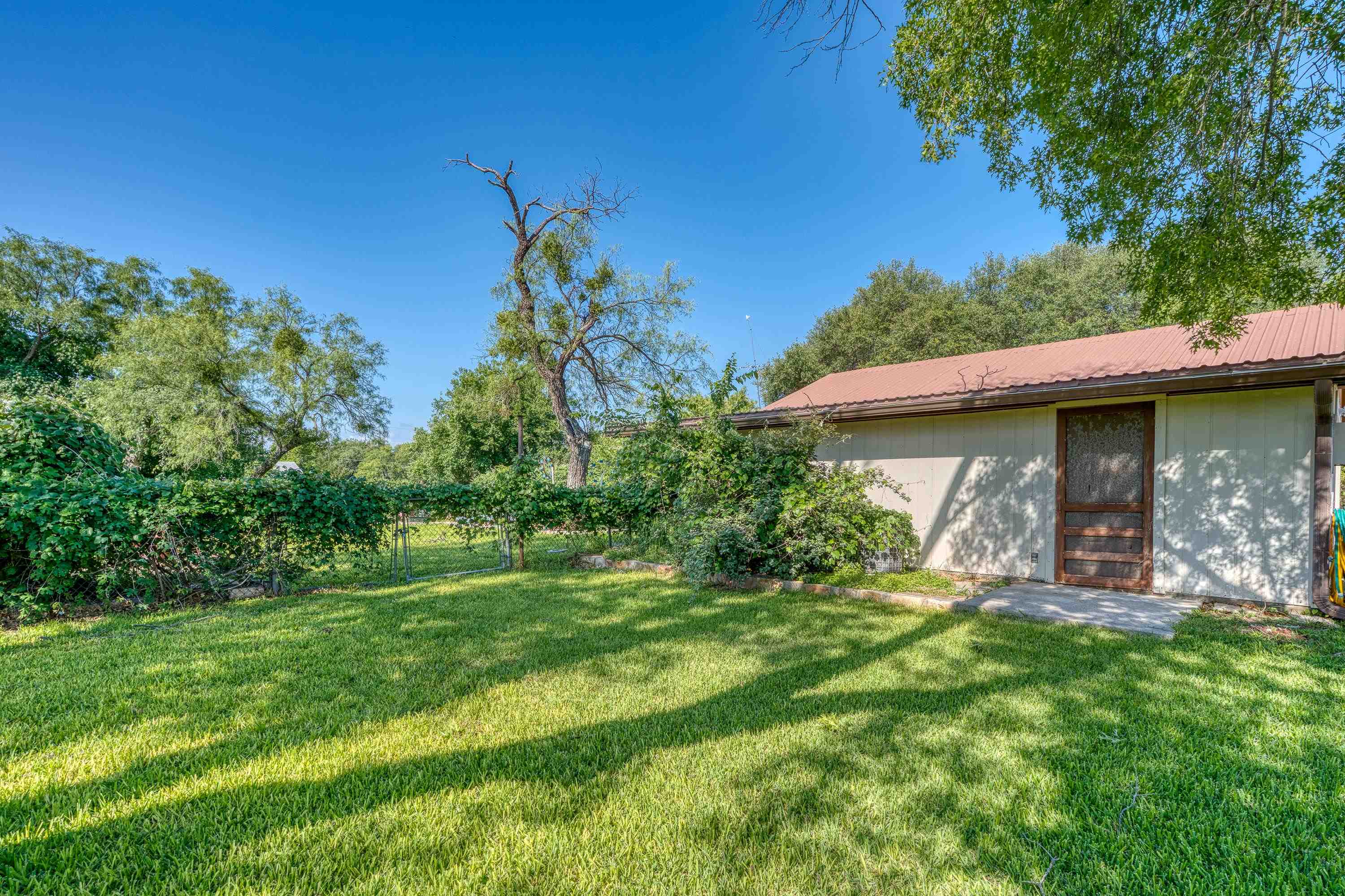 300 Redbird Street Highland Haven TX 78654