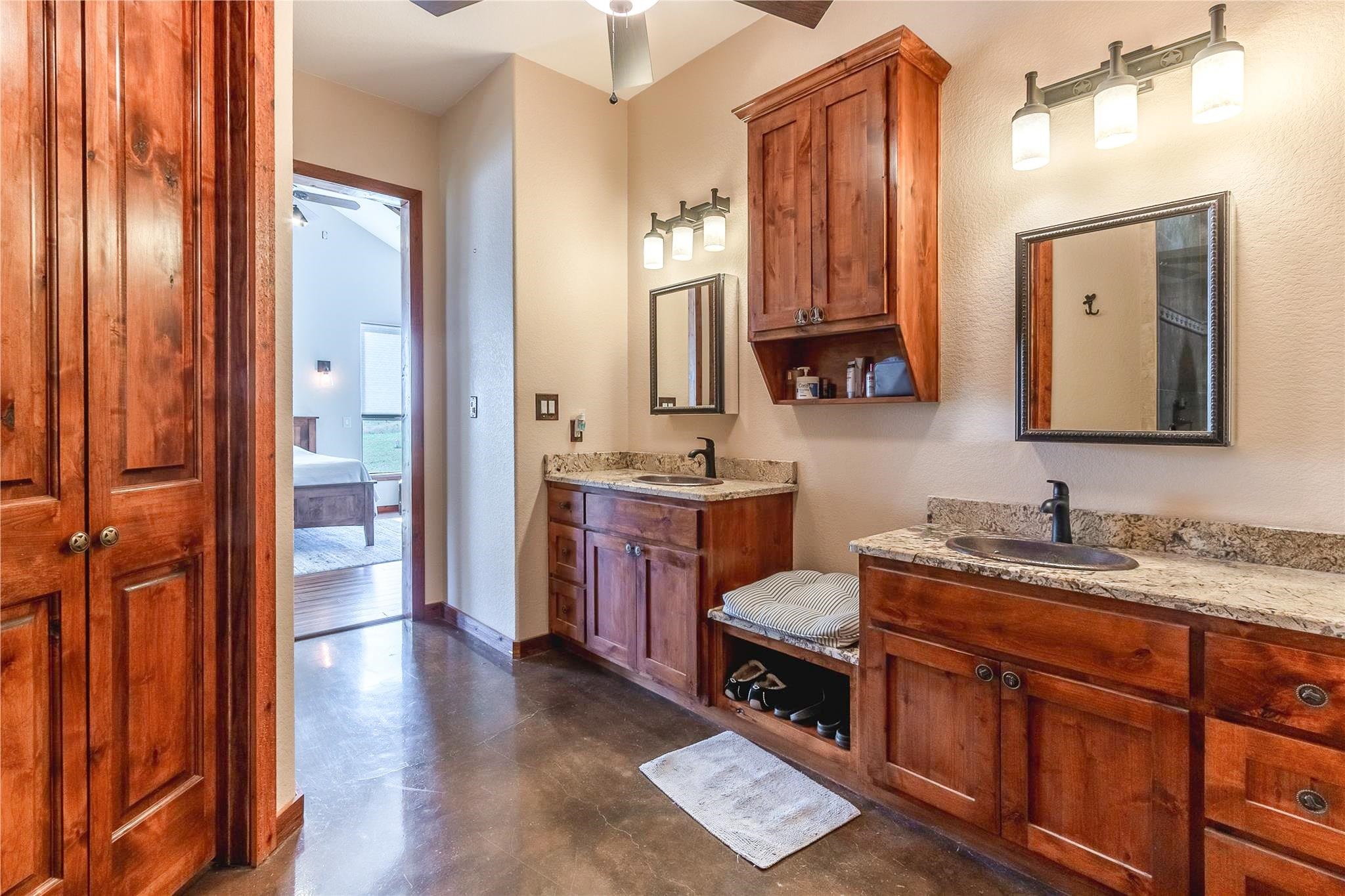 800 Quarter Horse Circle Kingsland TX 78639