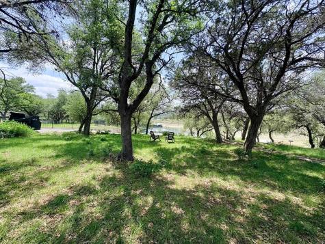1115 Edgewater Drive Spicewood TX 78669