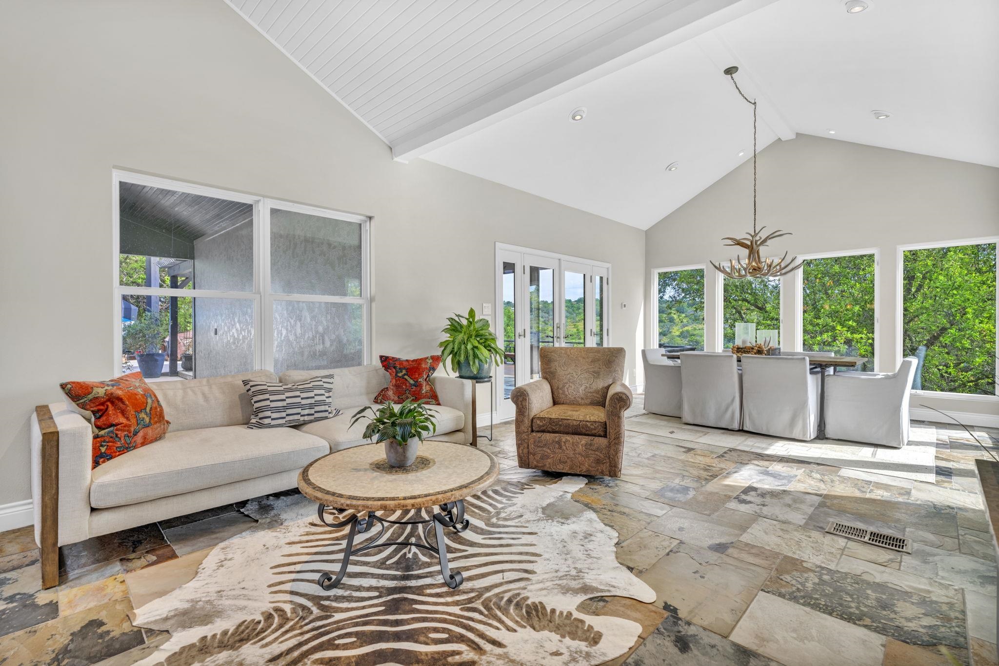 702 Los Escondidos Marble Falls TX 78654
