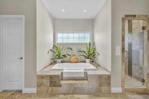 702 Los Escondidos Marble Falls TX 78654