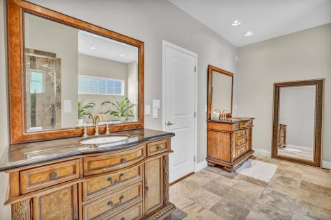702 Los Escondidos Marble Falls TX 78654