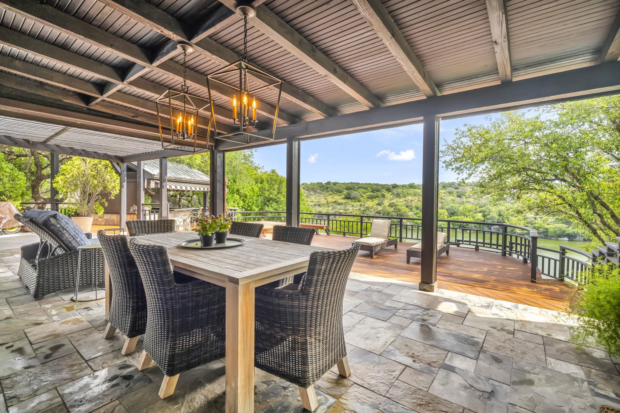 702 Los Escondidos Marble Falls TX 78654