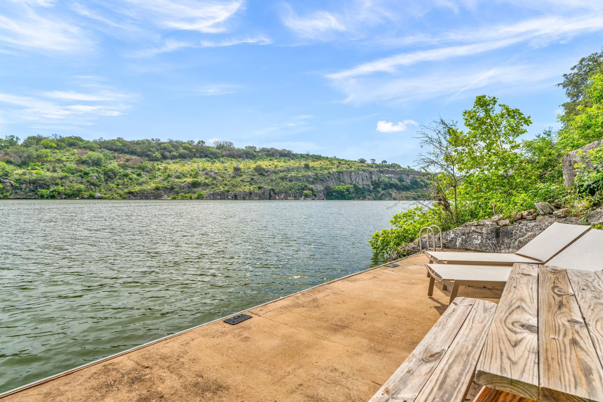 702 Los Escondidos Marble Falls TX 78654