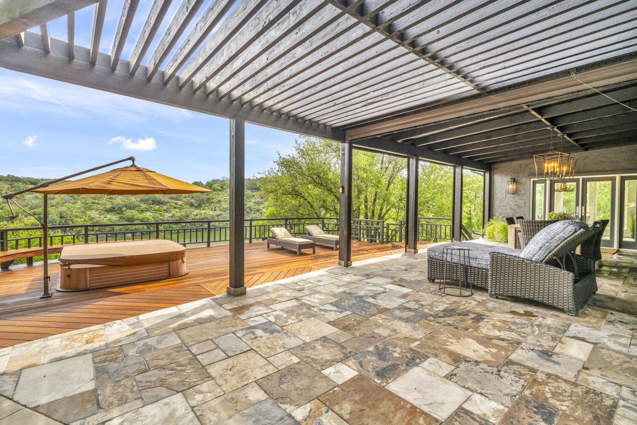 702 Los Escondidos Marble Falls TX 78654