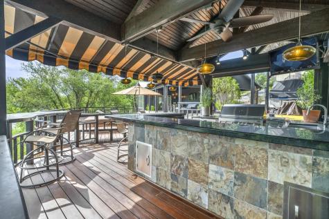 702 Los Escondidos Marble Falls TX 78654