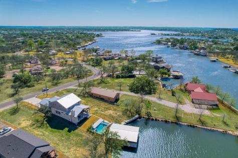 208 E Lakeshore Drive Sunrise Beach TX 78643