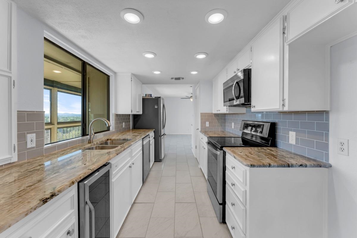 100 Semi Circle Horseshoe Bay TX 78657