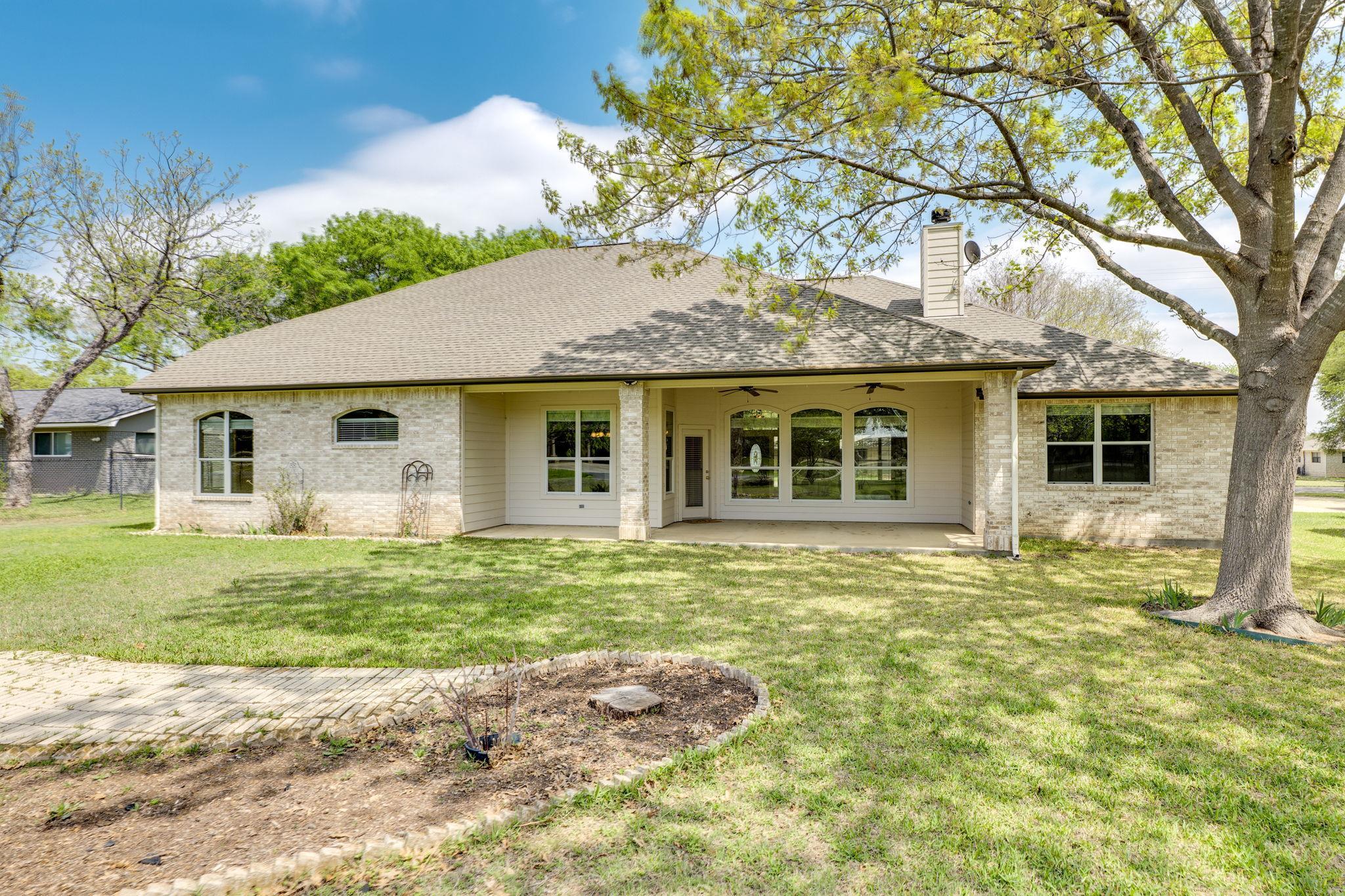 207 Flamingo Circle Circle Highland Haven TX 78654