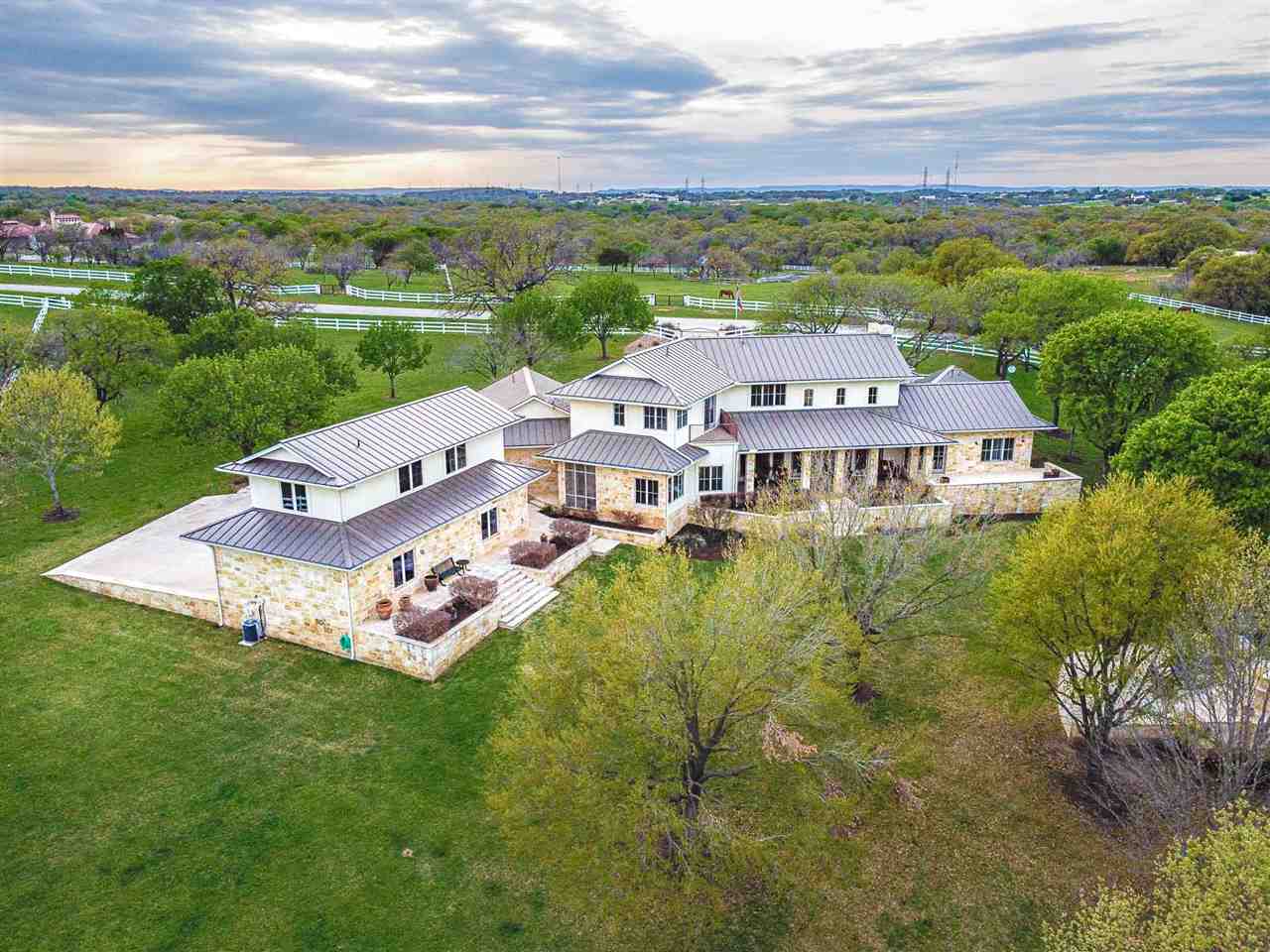 305 Tarbet Trail Horseshoe Bay TX 78657
