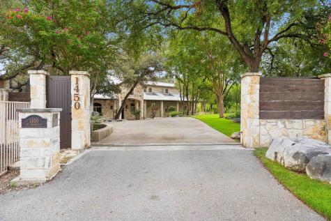 1450 Los Escondidos Street Marble Falls TX 78654