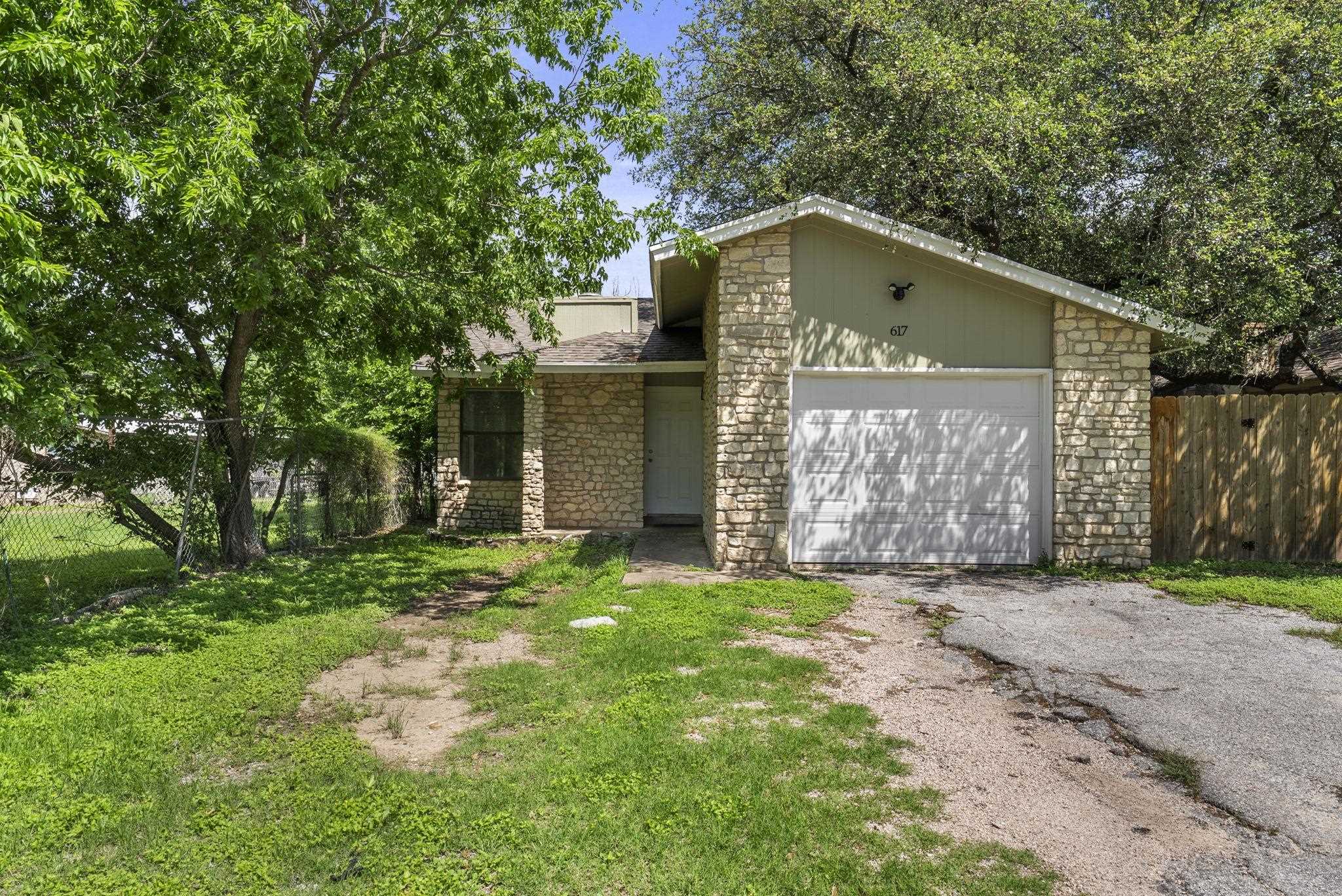 617 Aspen Cottonwood Shores TX 78657