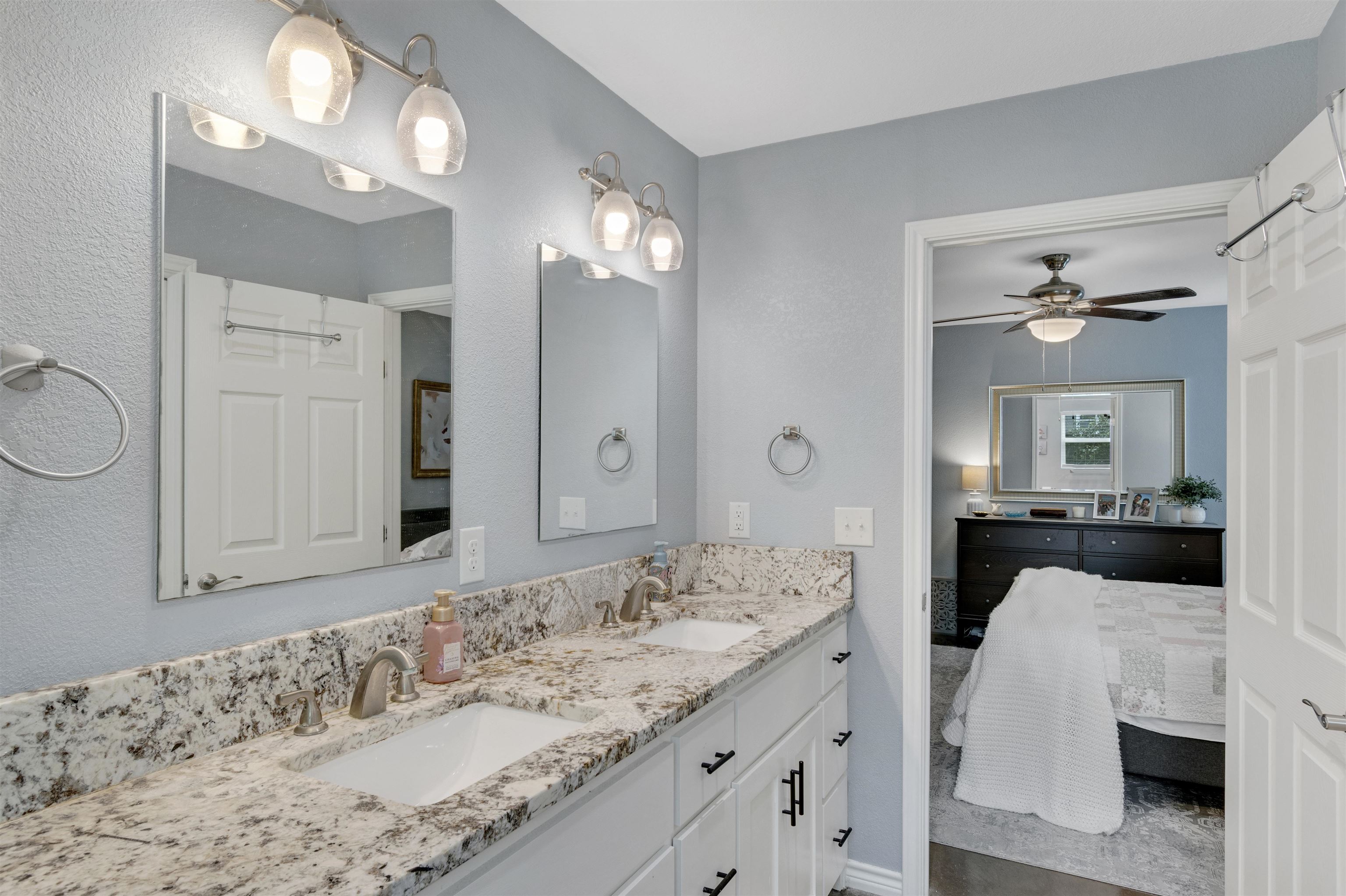 501 E Ash Drive Johnson City TX 78636