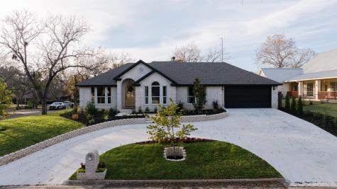 270 Chaparral Street Meadowlakes TX 78654