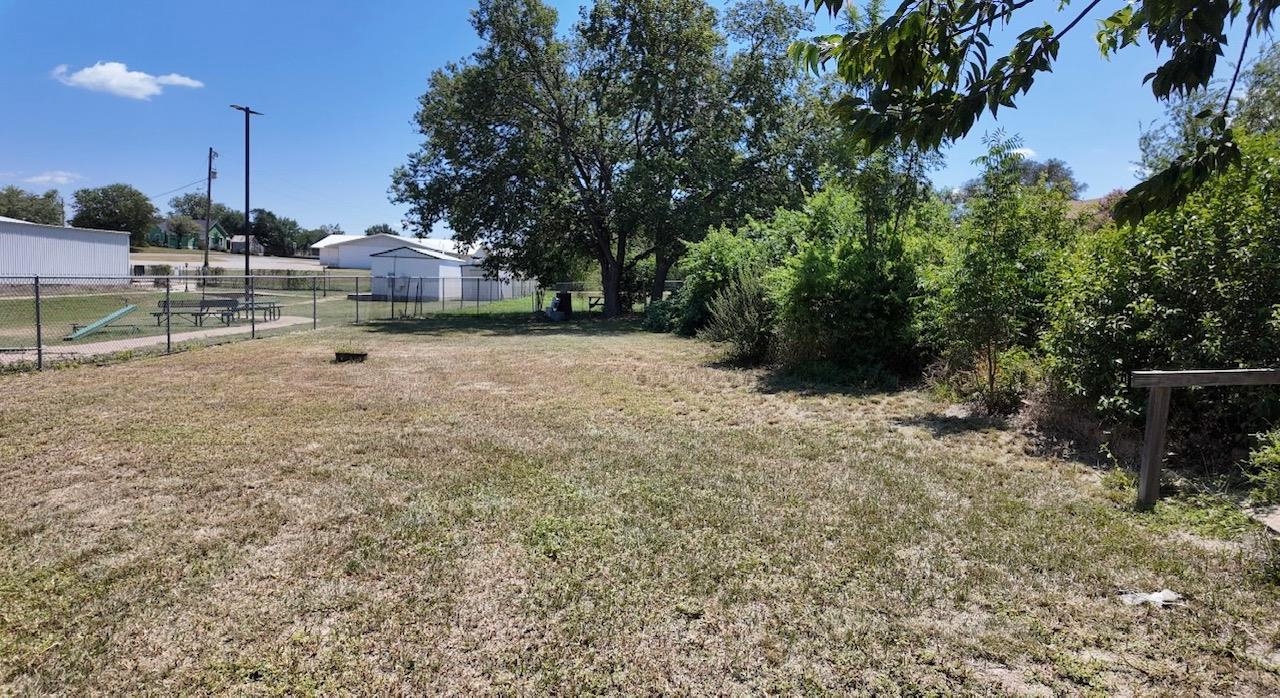 304 N Oak Richland Springs TX 76871
