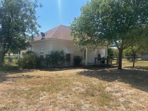 304 N Oak Richland Springs TX 76871