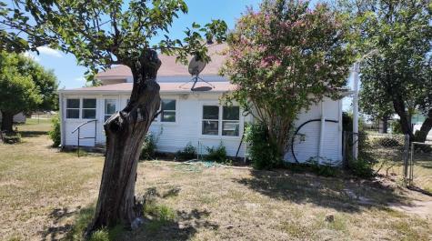 304 N Oak Richland Springs TX 76871