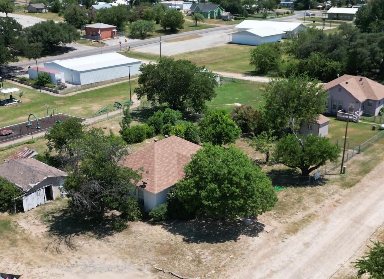 304 N Oak Richland Springs TX 76871