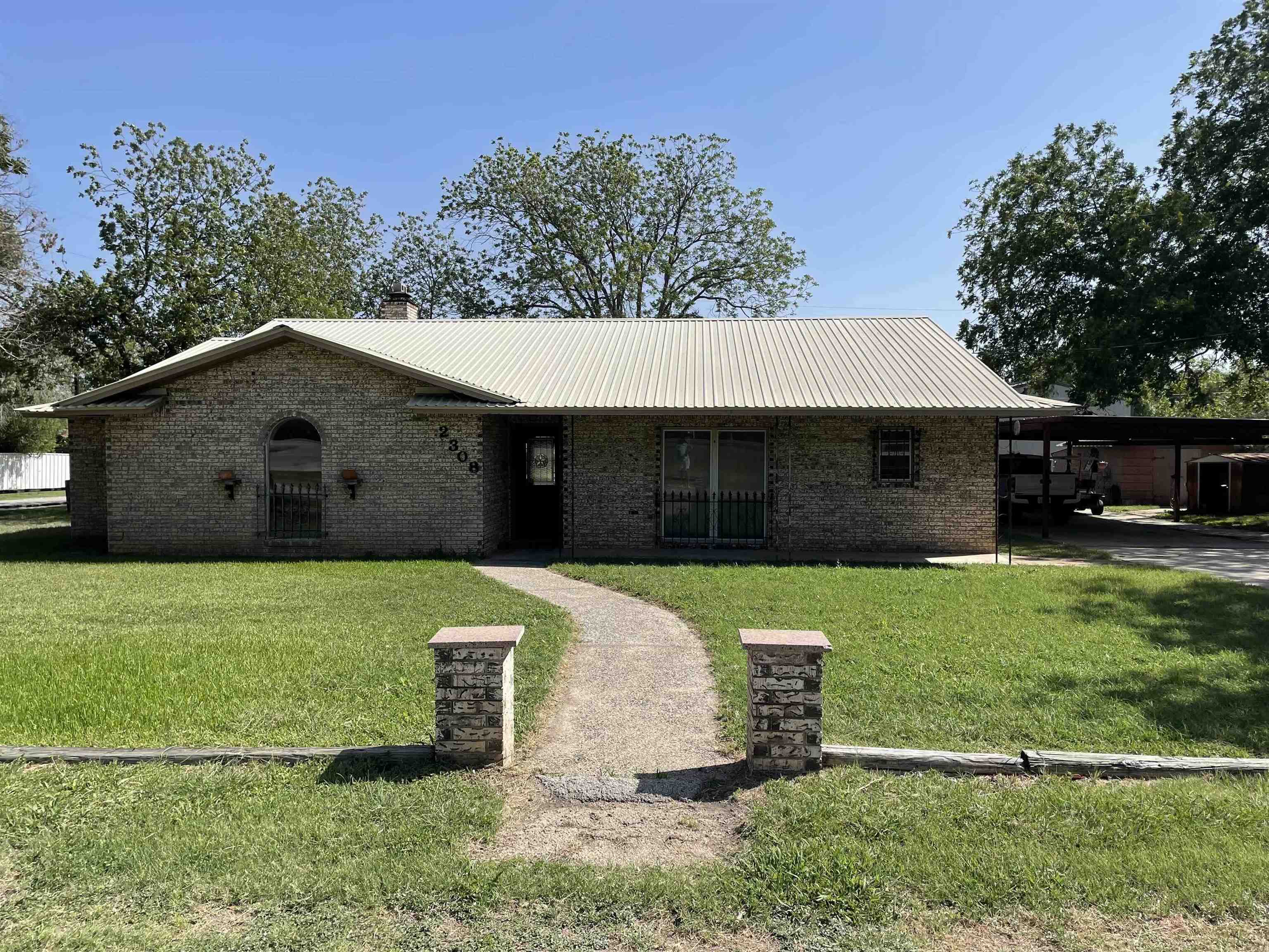 2308 W Wallace Street San Saba TX 76877