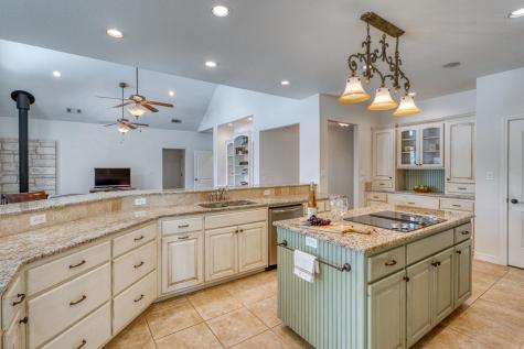 1050 Twisted Oak Horseshoe Bay TX 78657