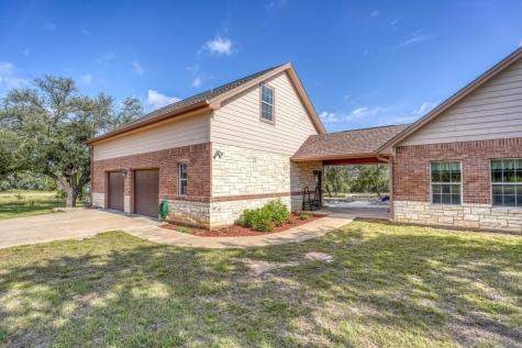 1050 Twisted Oak Horseshoe Bay TX 78657
