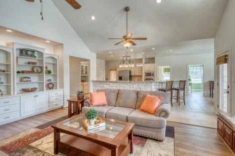 1050 Twisted Oak Horseshoe Bay TX 78657