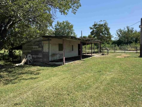 200 N 7th Street Lometa TX 76853